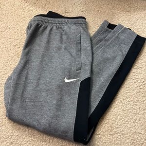Nike Tech Jogger size large